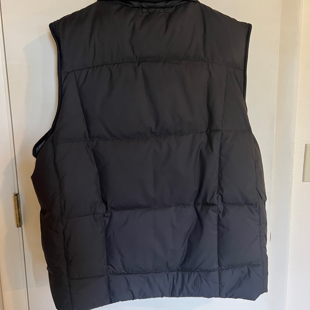 Men’s Eddie Bauer Black Quilted Puffer Vest - Picture 3 of 5